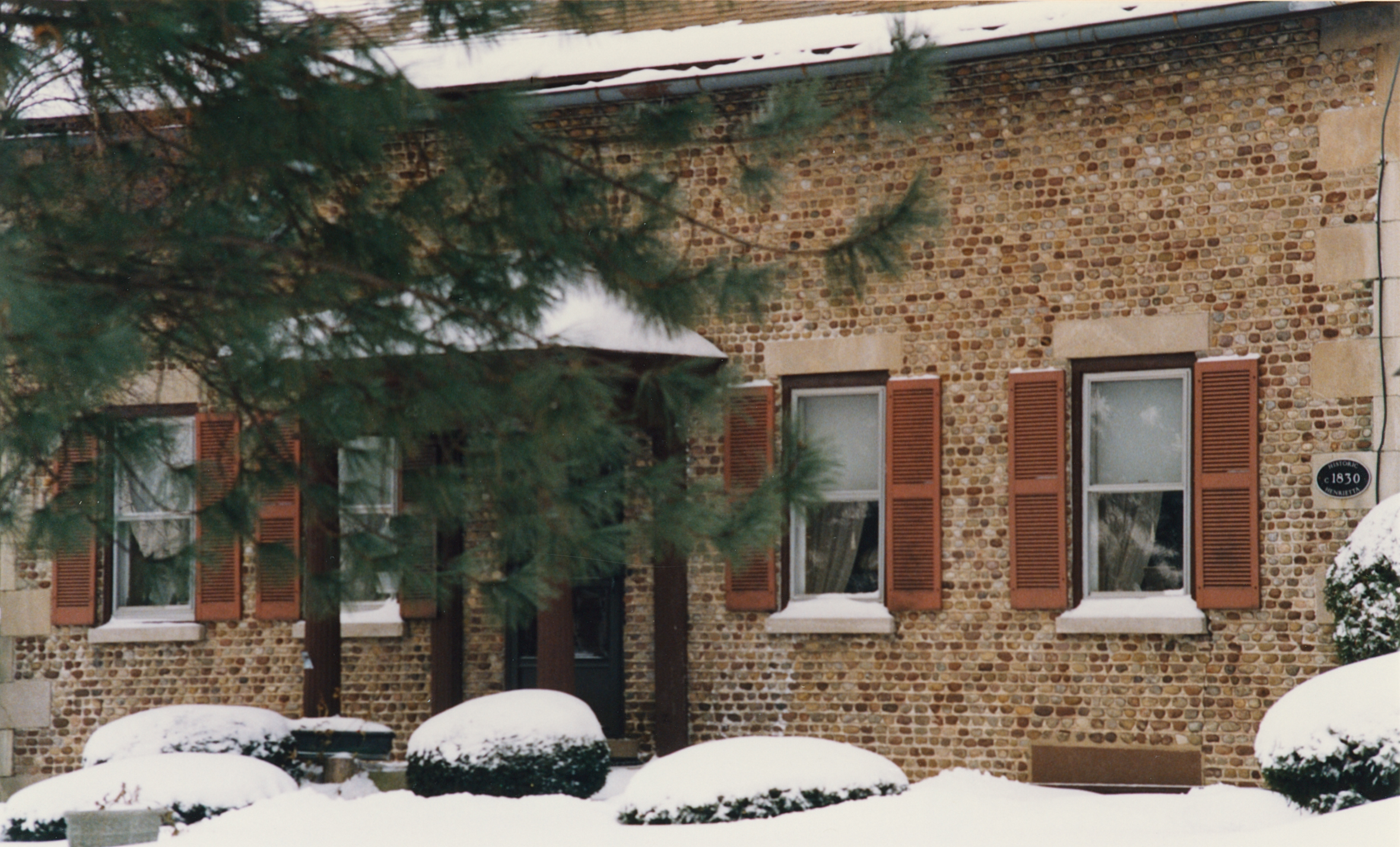 Hen-11 877 Telephone Rd 3